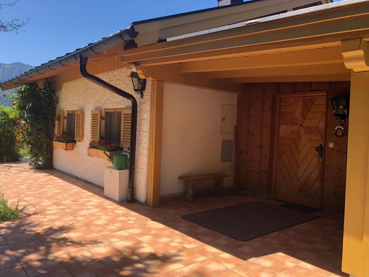 Ferienhaus Veronika Mit 2000Qm Garten Und Bergblick Unterammergau Dış mekan fotoğraf